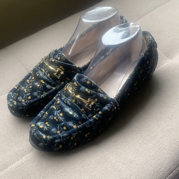 CAbi Carnaby Women's Blue Floral Velvet Loafer Shoe Size 9 Work Casual Career - Picture 3 of 16